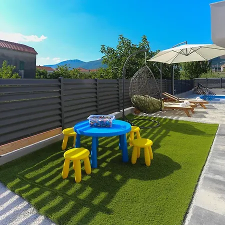Grey Dream With Heated Pool * Kaštela