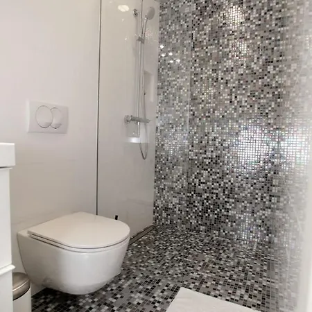Semesterbostad Grey Dream With Heated Pool *
