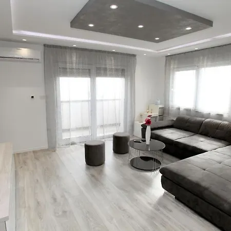 Grey Dream With Heated Pool Kaštela